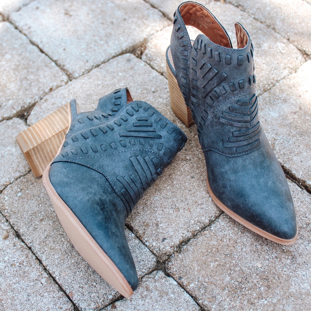 Grey stacked heel